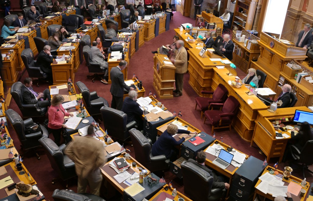 Colorado Legislature live updates as lawmakers consider marriage and guns