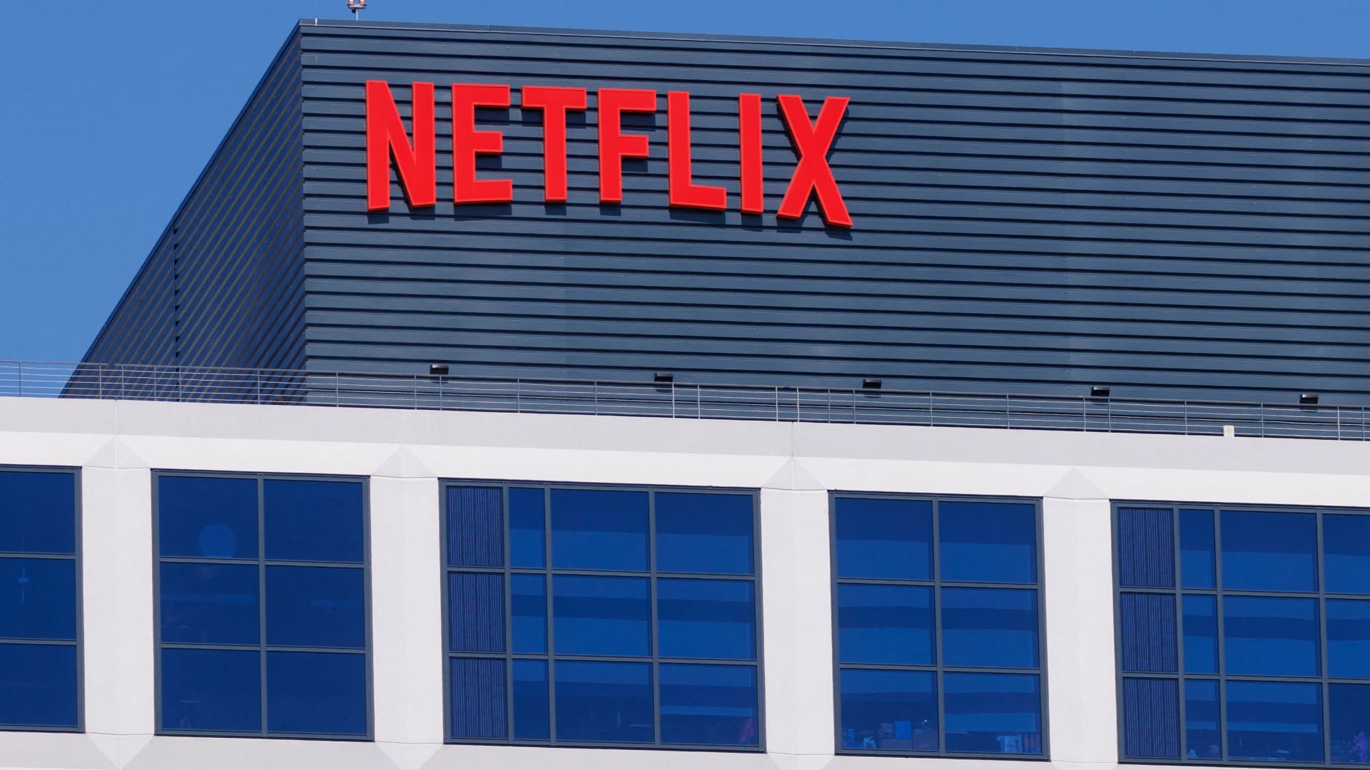 Netflix will stream NFL games on Christmas Day