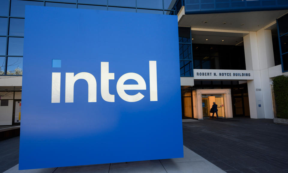 What Intel stock investors need to know about recent updates to the semiconductor foundry